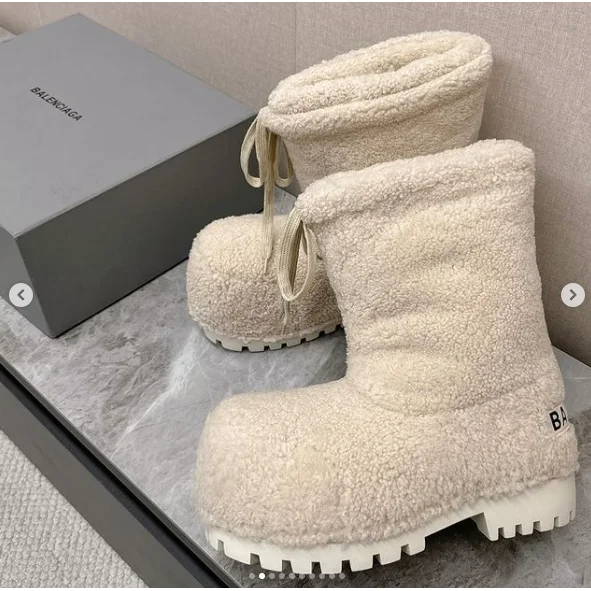 Balenciaga Sheepskin Boots Cream Winter Shoes